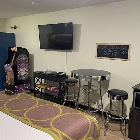 Super 8 By Wyndham Saskatoon Near Saskatoon Airport Hotel Kültér fotó