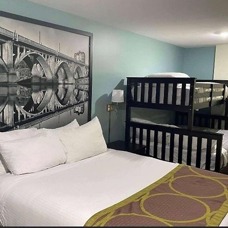 Super 8 By Wyndham Saskatoon Near Saskatoon Airport Hotel Kültér fotó