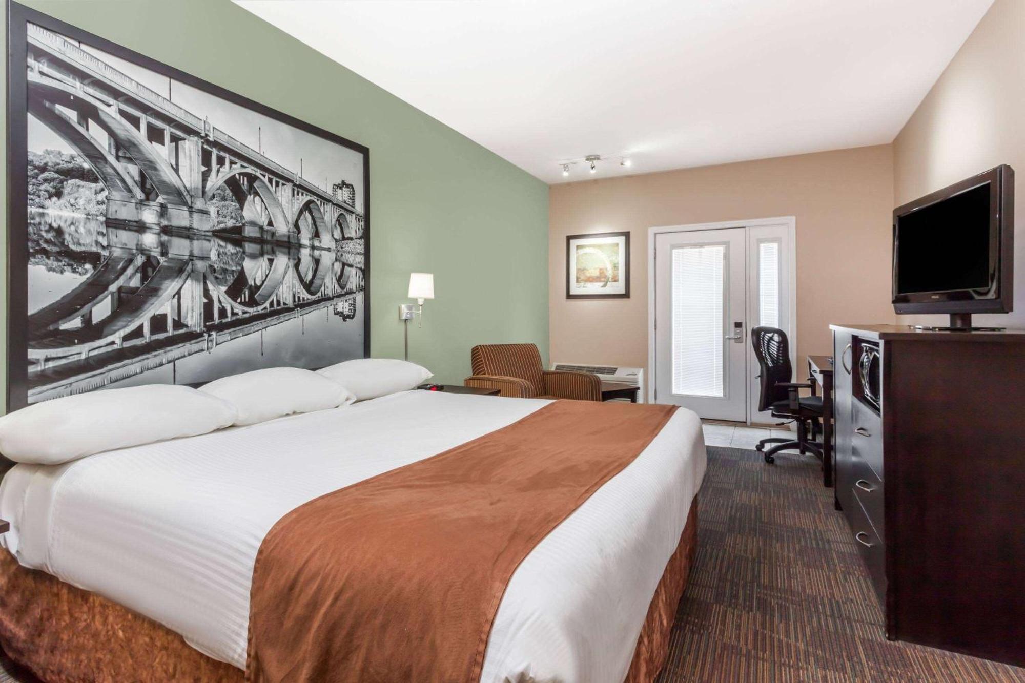 Super 8 By Wyndham Saskatoon Near Saskatoon Airport Hotel Kültér fotó